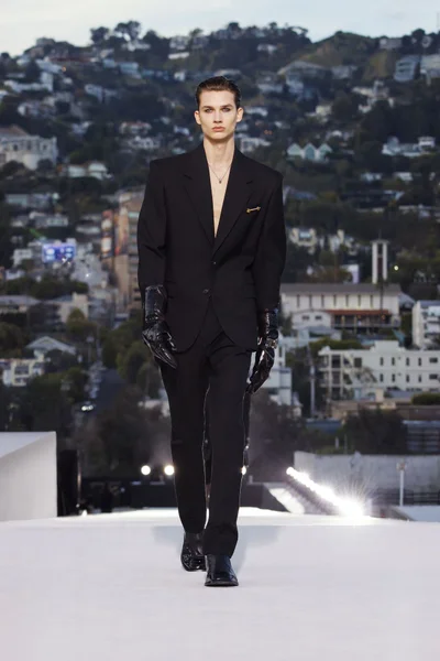 Look 4